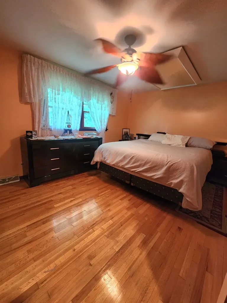 1629 Holly Lane Darien IL 60561