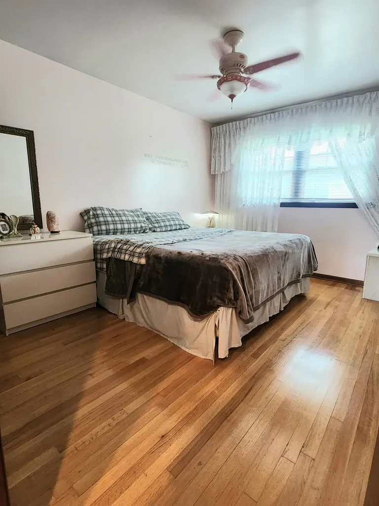 1629 Holly Lane Darien IL 60561