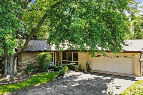 20W135 98TH Street Lemont IL 60439