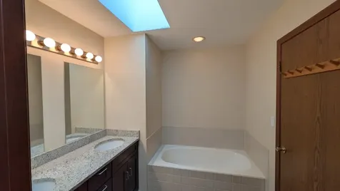150 Winchester Drive Streamwood IL 60107