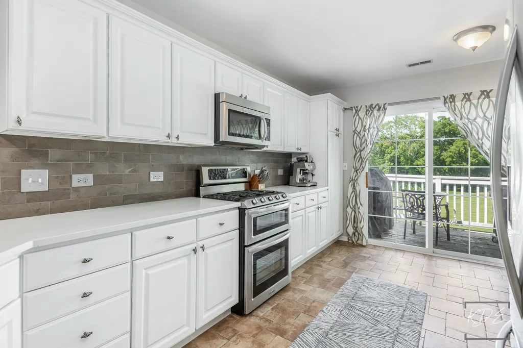 2723 Old Woods Trail Plainfield IL 60586