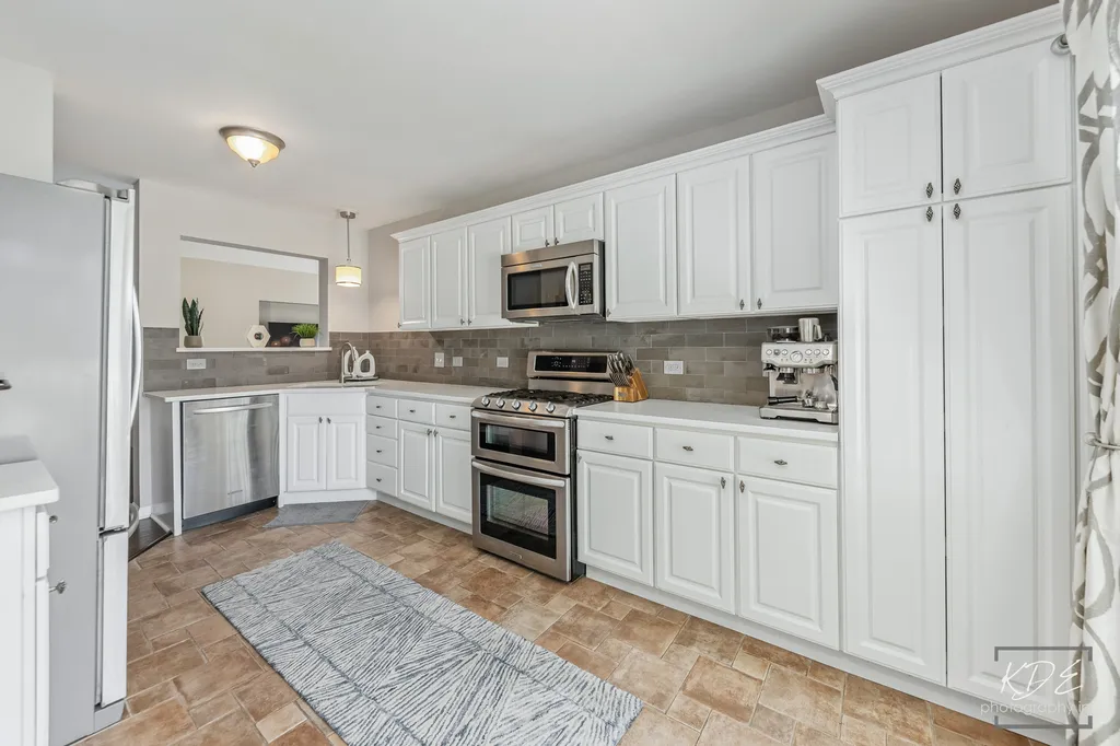 2723 Old Woods Trail Plainfield IL 60586