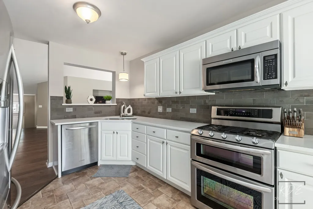 2723 Old Woods Trail Plainfield IL 60586