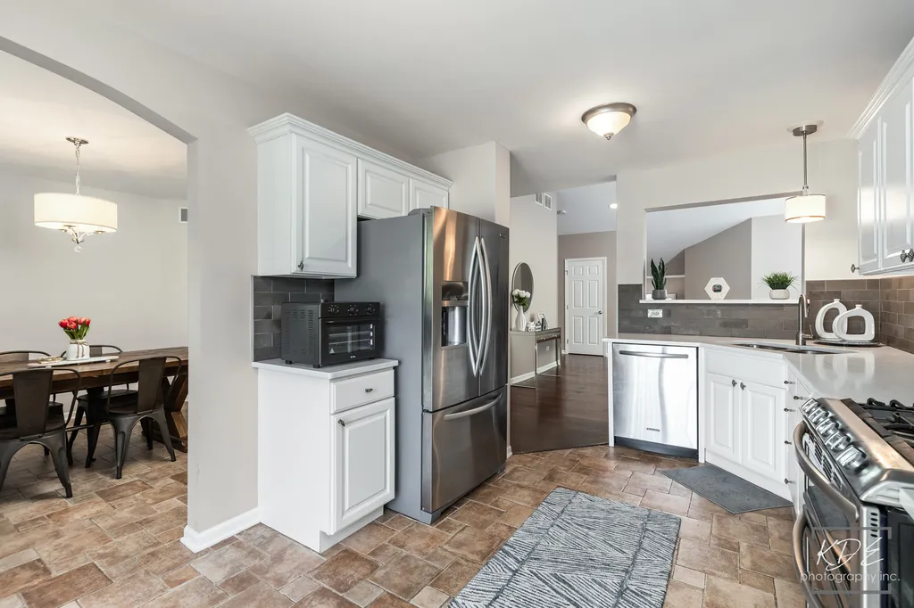 2723 Old Woods Trail Plainfield IL 60586