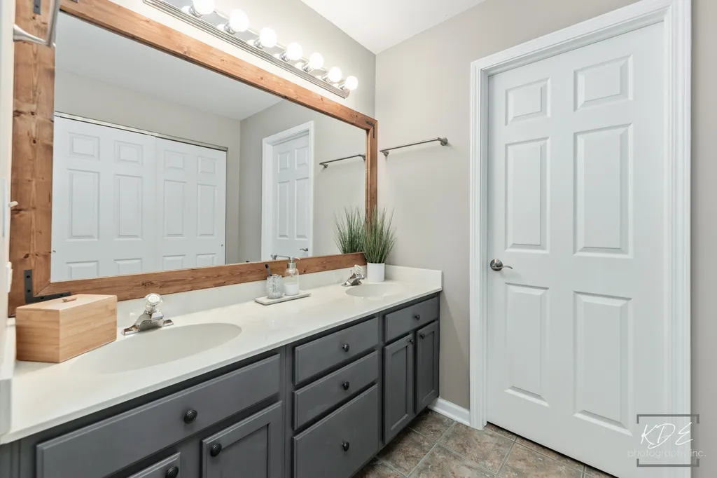 2723 Old Woods Trail Plainfield IL 60586