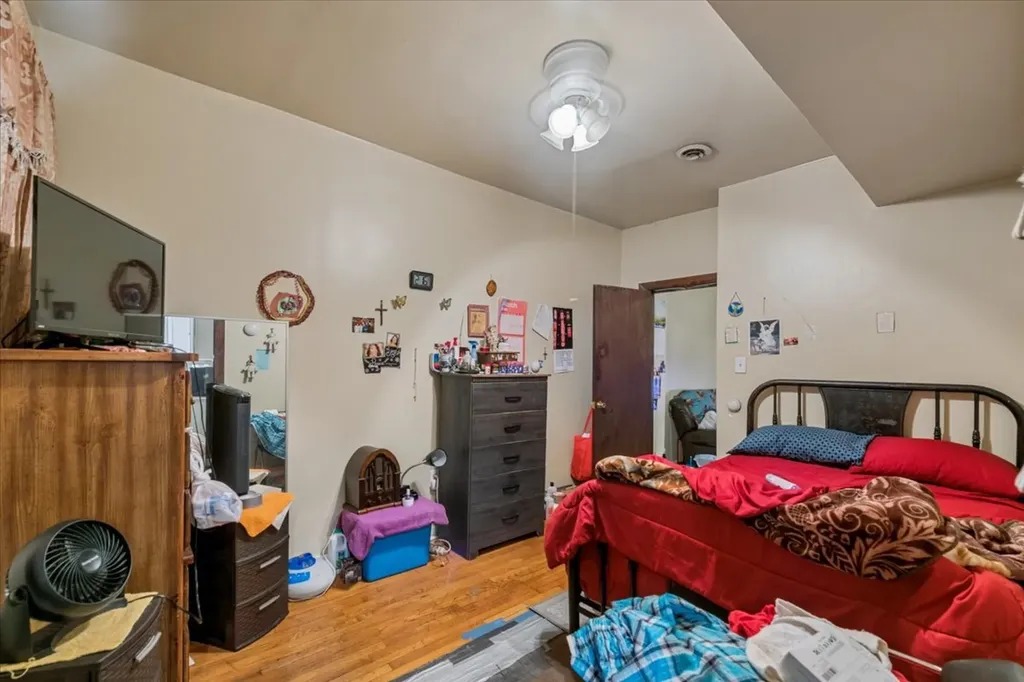 3923 West Polk Street Chicago IL 60624