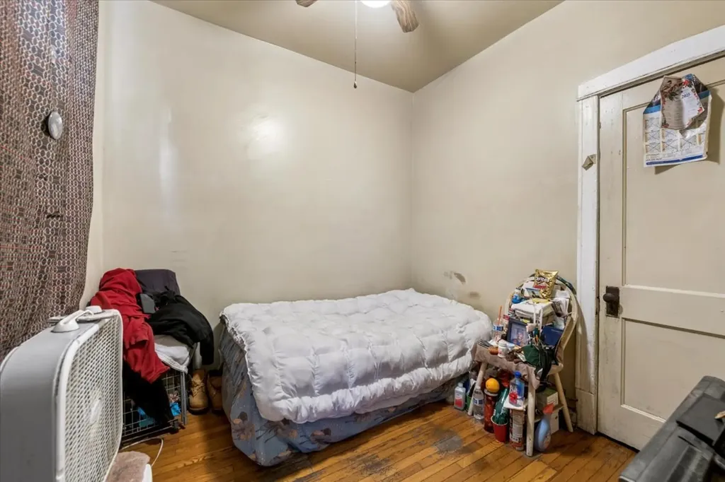 3923 West Polk Street Chicago IL 60624