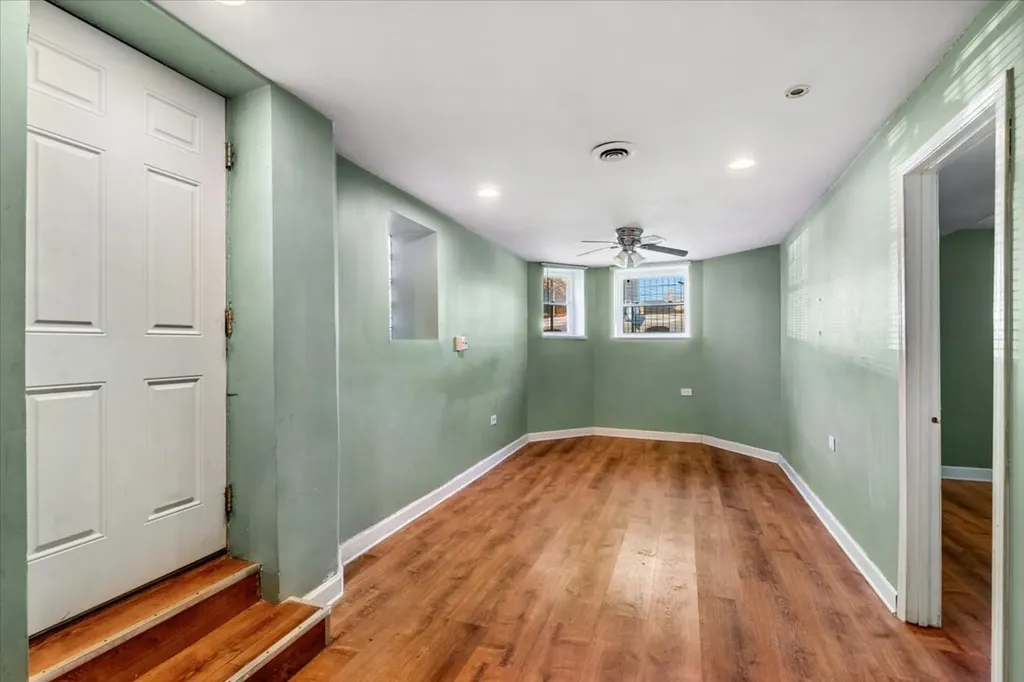 3923 West Polk Street Chicago IL 60624