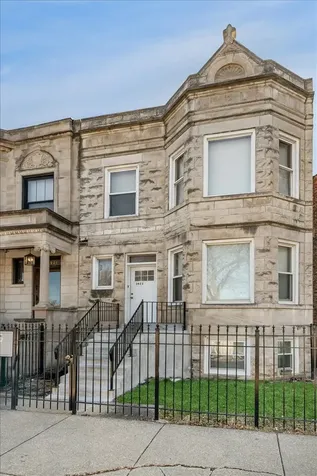 3923 West Polk Street Chicago IL 60624