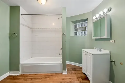 3923 West Polk Street Chicago IL 60624