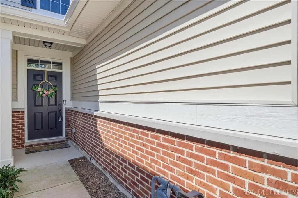 2822 Church Road Aurora IL 60502