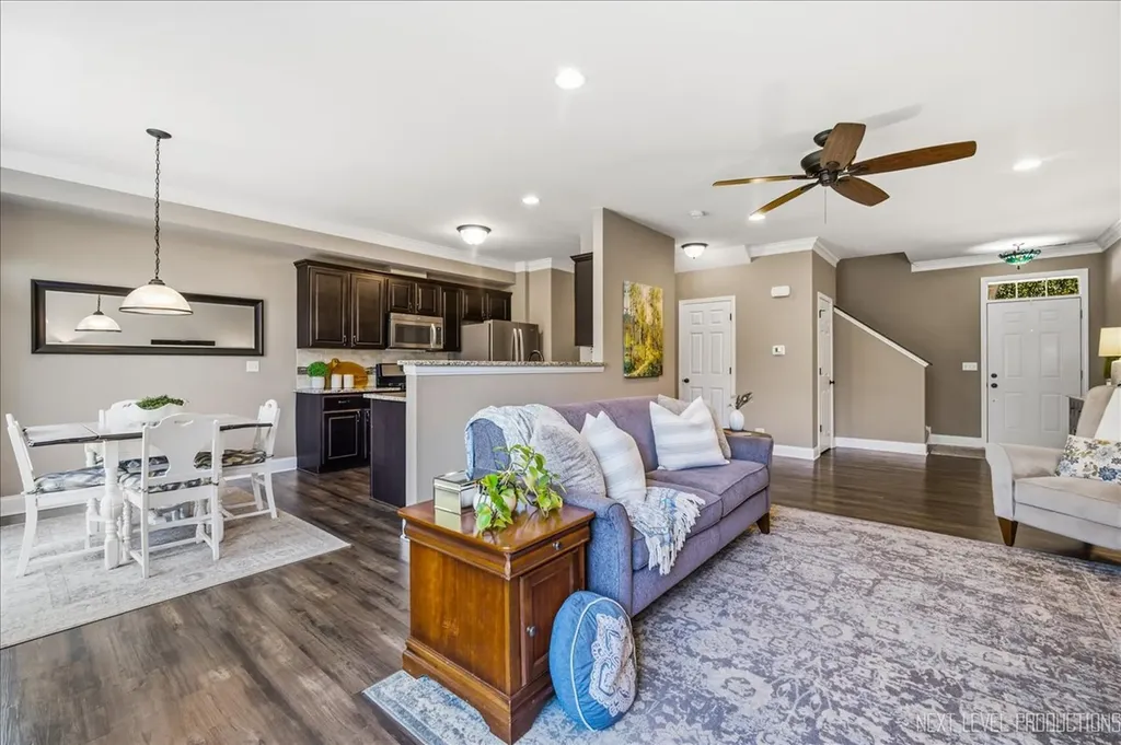 2822 Church Road Aurora IL 60502