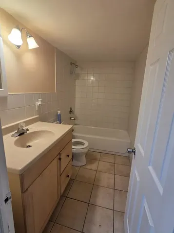 7547 North Rogers Avenue Chicago IL 60626