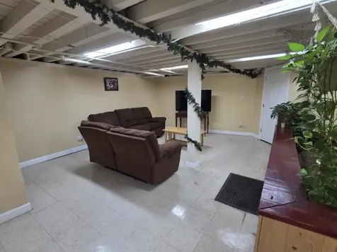 7547 North Rogers Avenue Chicago IL 60626