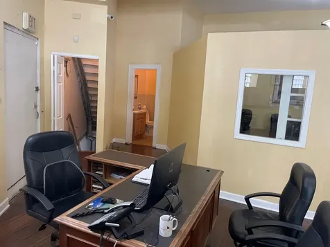 7547 North Rogers Avenue Chicago IL 60626