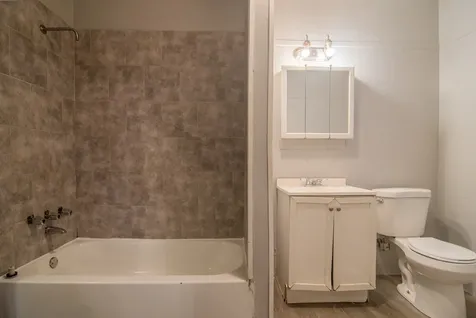 7841 South Kingston Avenue Chicago IL 60649