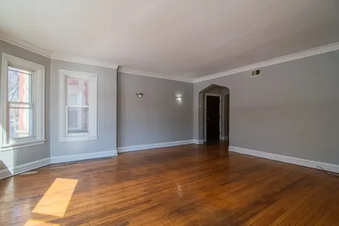 7841 South Kingston Avenue Chicago IL 60649