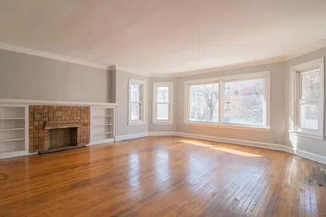 7841 South Kingston Avenue Chicago IL 60649