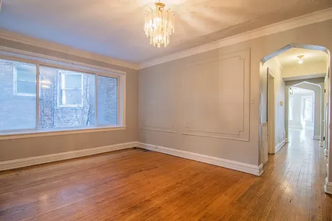 7841 South Kingston Avenue Chicago IL 60649