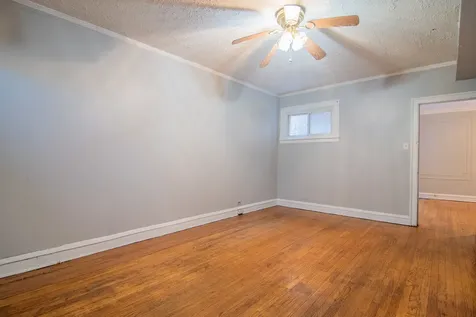 7841 South Kingston Avenue Chicago IL 60649