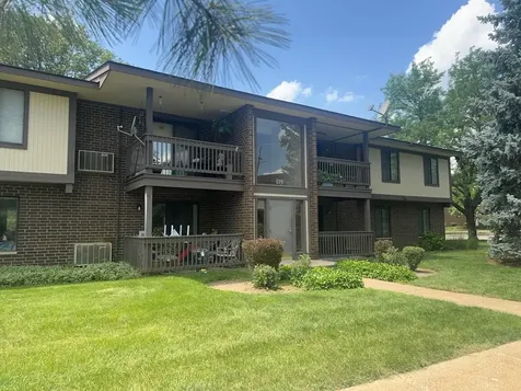 571 Somerset Lane Crystal Lake IL 60014