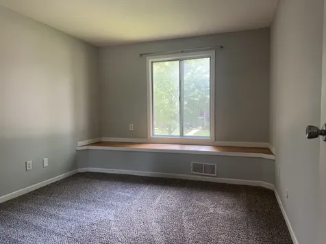 571 Somerset Lane Crystal Lake IL 60014