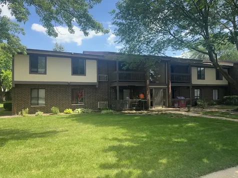 571 Somerset Lane Crystal Lake IL 60014