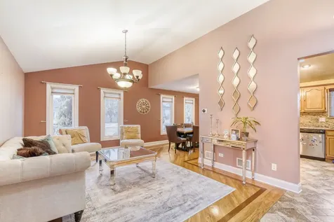 7642 West 92nd Place Hickory Hills IL 60457
