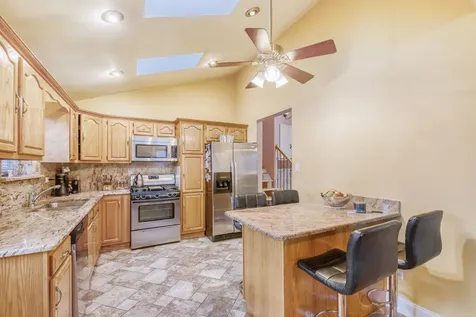 7642 West 92nd Place Hickory Hills IL 60457
