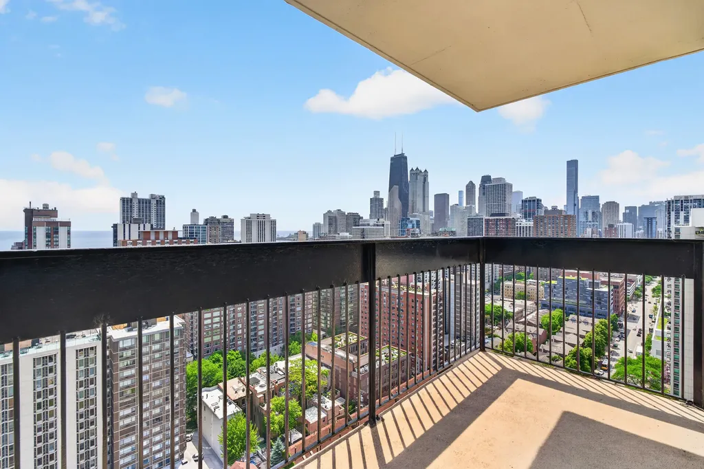 1355 North Sandburg Terrace Chicago IL 60610