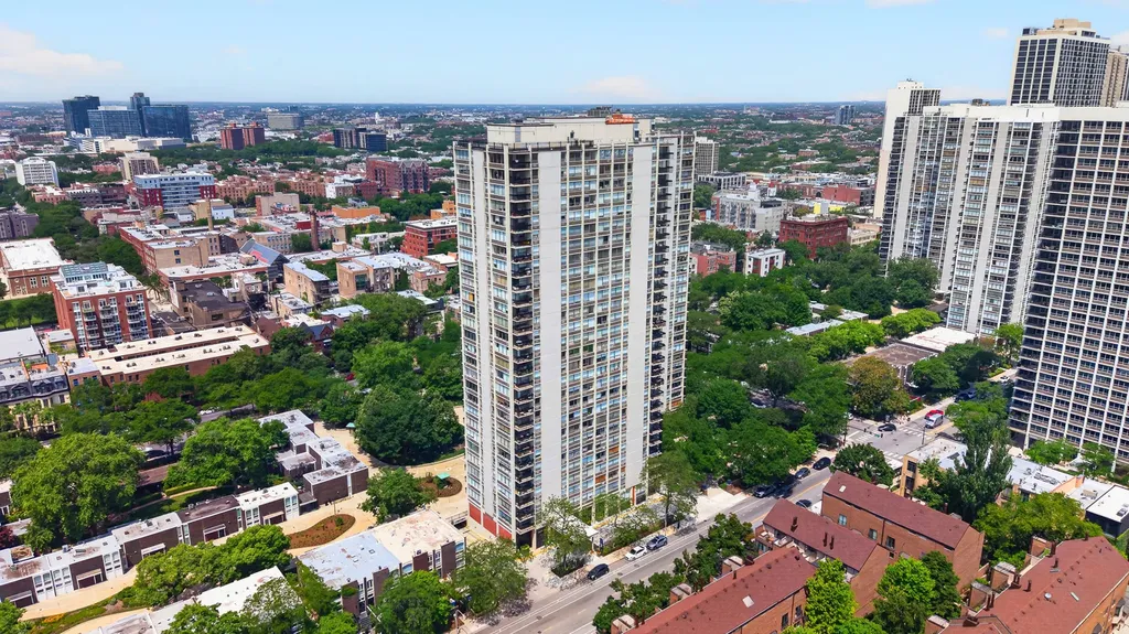 1355 North Sandburg Terrace Chicago IL 60610