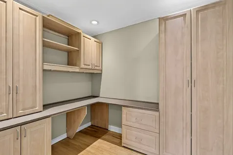 1355 North Sandburg Terrace Chicago IL 60610