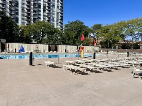 1355 North Sandburg Terrace Chicago IL 60610