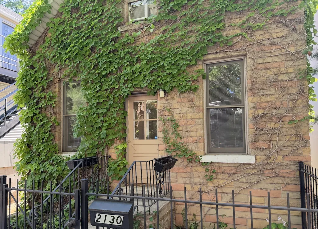 2130 North Hoyne Avenue Chicago IL 60647