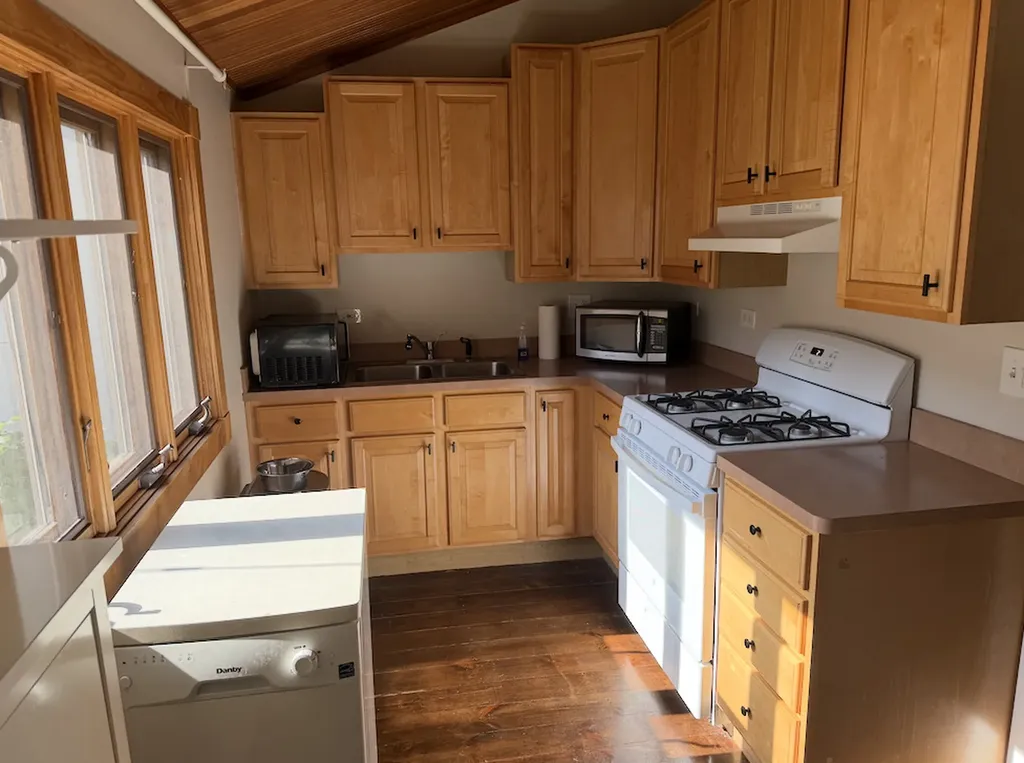 2130 North Hoyne Avenue Chicago IL 60647
