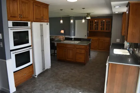 124 Hislop Drive Cissna Park IL 60924