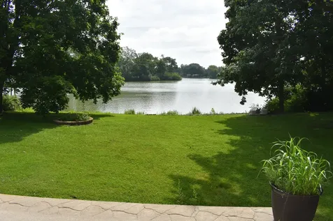 124 Hislop Drive Cissna Park IL 60924