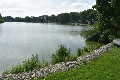 124 Hislop Drive Cissna Park IL 60924