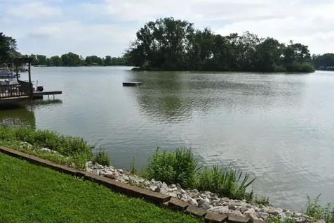 124 Hislop Drive Cissna Park IL 60924