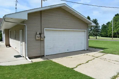 124 Hislop Drive Cissna Park IL 60924