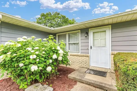 2009 Crescent Drive Champaign IL 61821