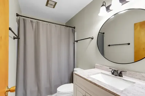2009 Crescent Drive Champaign IL 61821