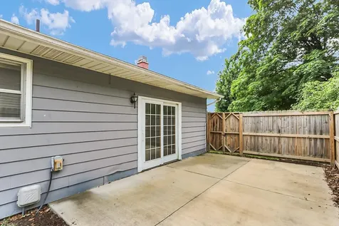2009 Crescent Drive Champaign IL 61821