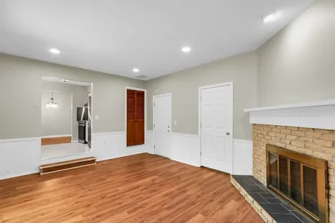 2009 Crescent Drive Champaign IL 61821