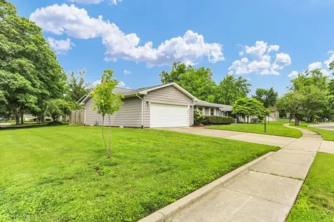 2009 Crescent Drive Champaign IL 61821