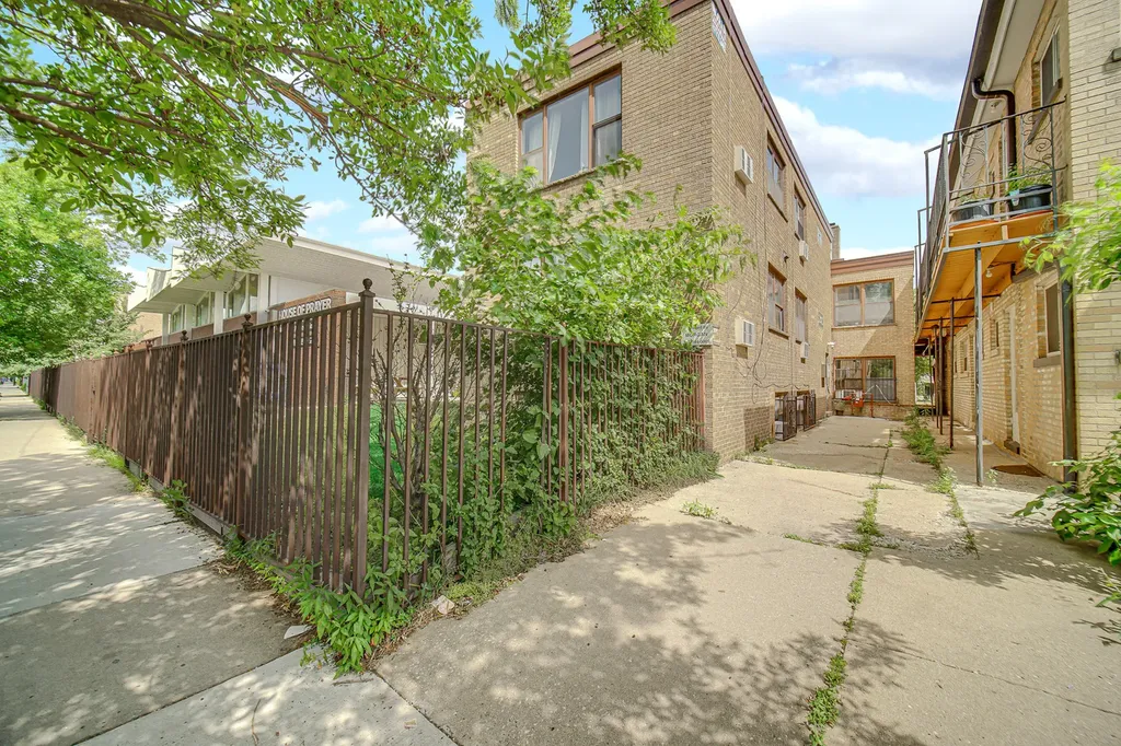 2620 West Foster Avenue Chicago IL 60625