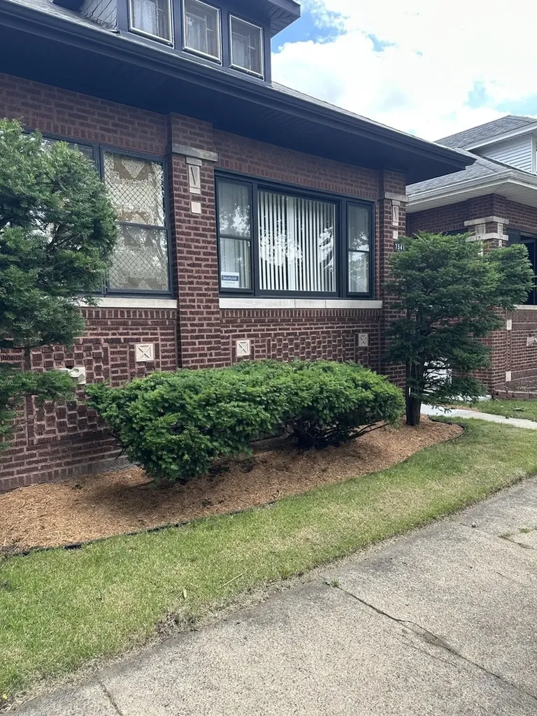 7541 South Merrill Avenue Chicago IL 60649