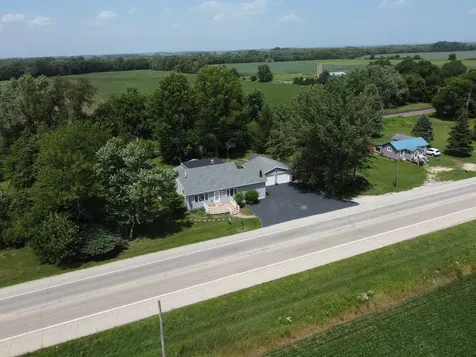 10124 Us Route 20 Garden Prairie IL 61038