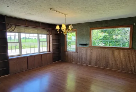 10124 Us Route 20 Garden Prairie IL 61038