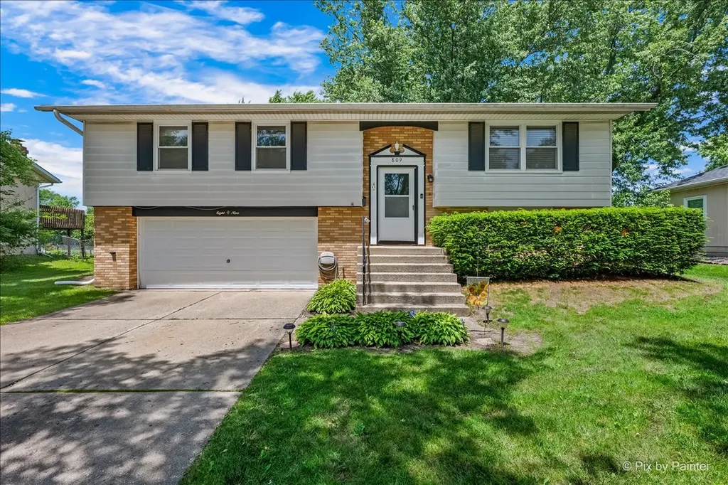 809 Stowell Avenue Streamwood IL 60107